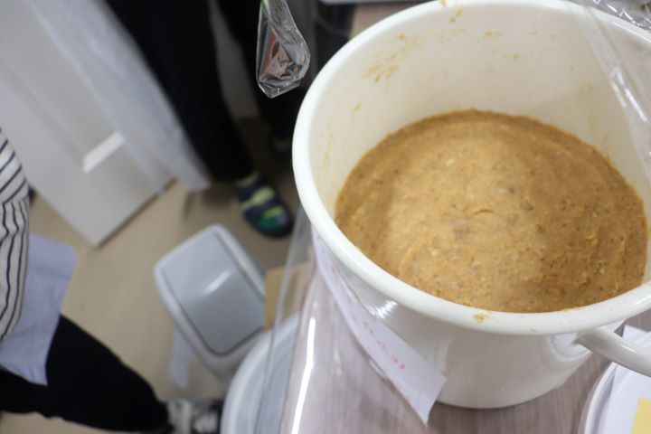 味噌の天地返しを行いました！