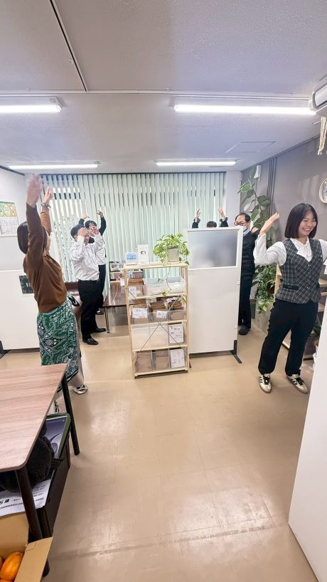 毎朝のラジオ体操で、今日も気持ちよくスタート!